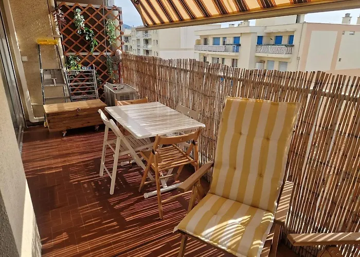 Chez Stella - Proche Apartment