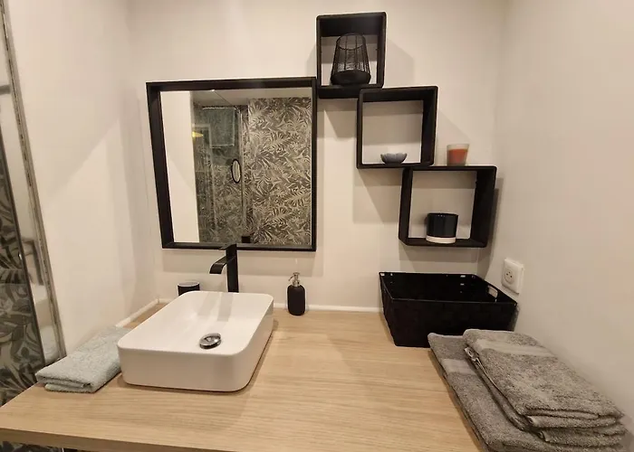 Chez Stella - Proche Apartment